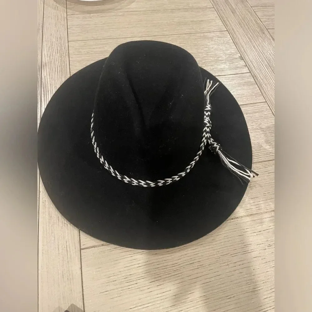 NWT Free People Mossant Braided Black Felt Hat
(NWT
Size M - Picture 2 of 9